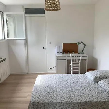 Holiday home Maison Avec Jardin Et Parking - Proche Transilien L Et Bus Marly-le-Roi