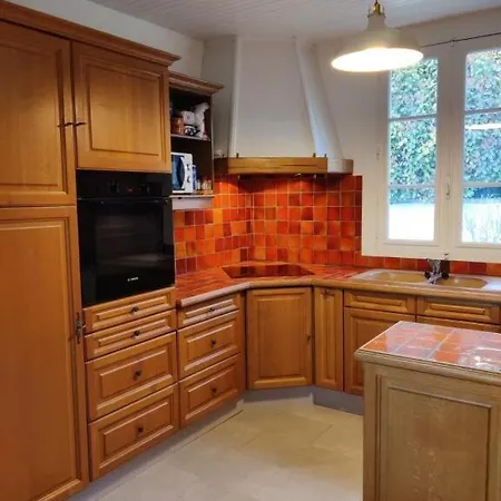 Maison Avec Jardin Et Parking - Proche Transilien L Et Bus Holiday home Marly-le-Roi